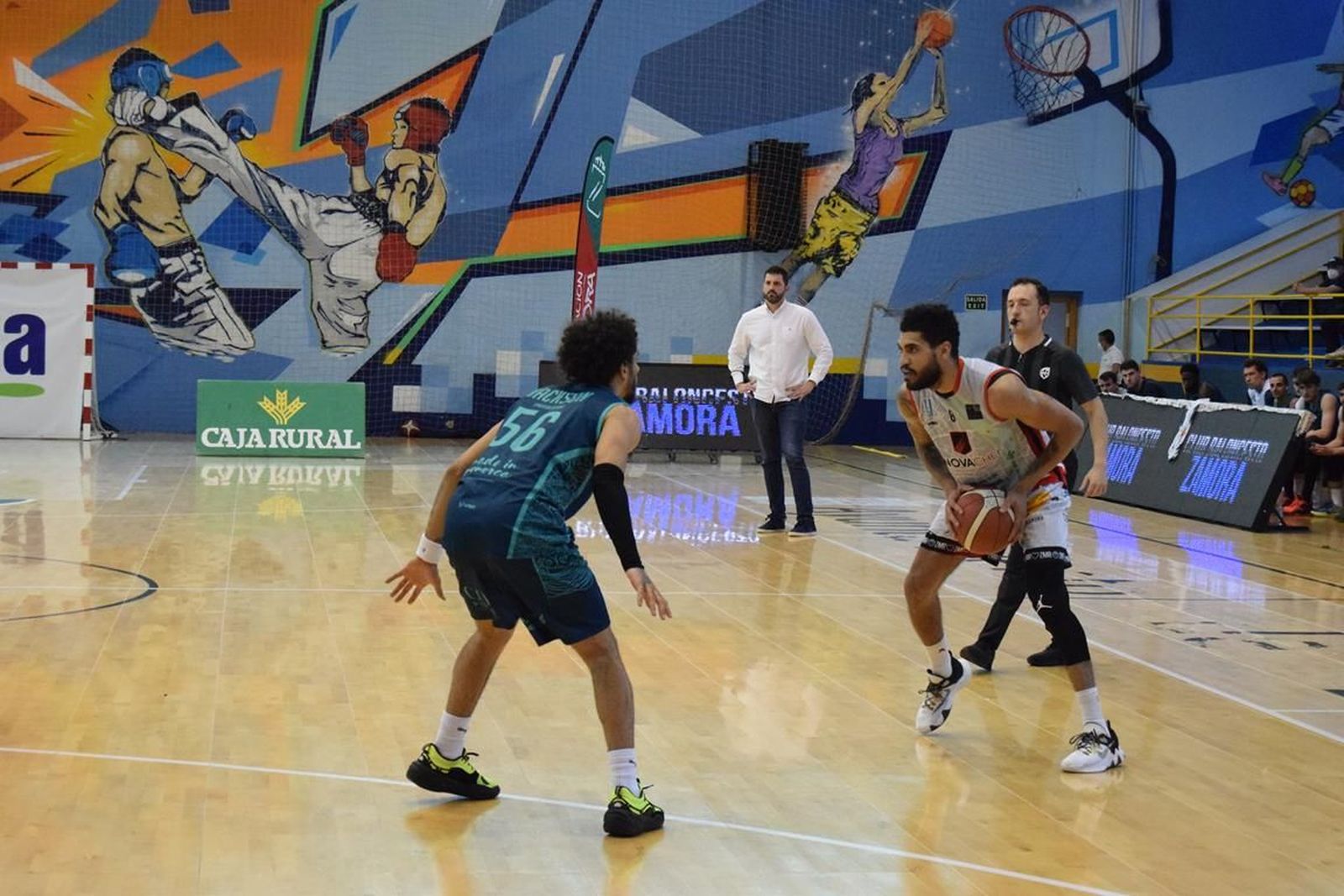 Bobby Harris, con la bola