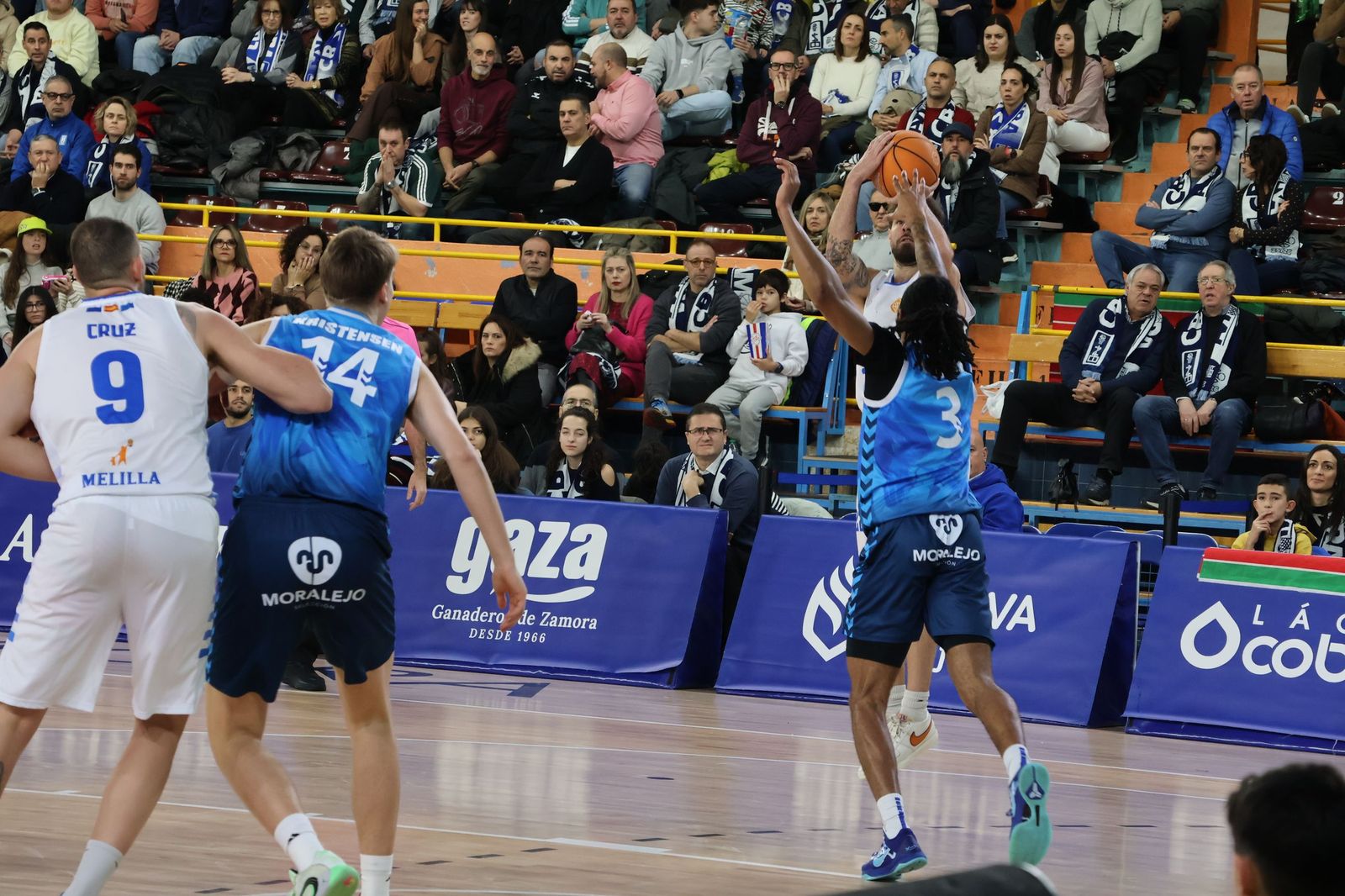 GALERÍA | El CB Zamora recibe al Melilla Baloncesto en busca de la victoria en su primer partido del año