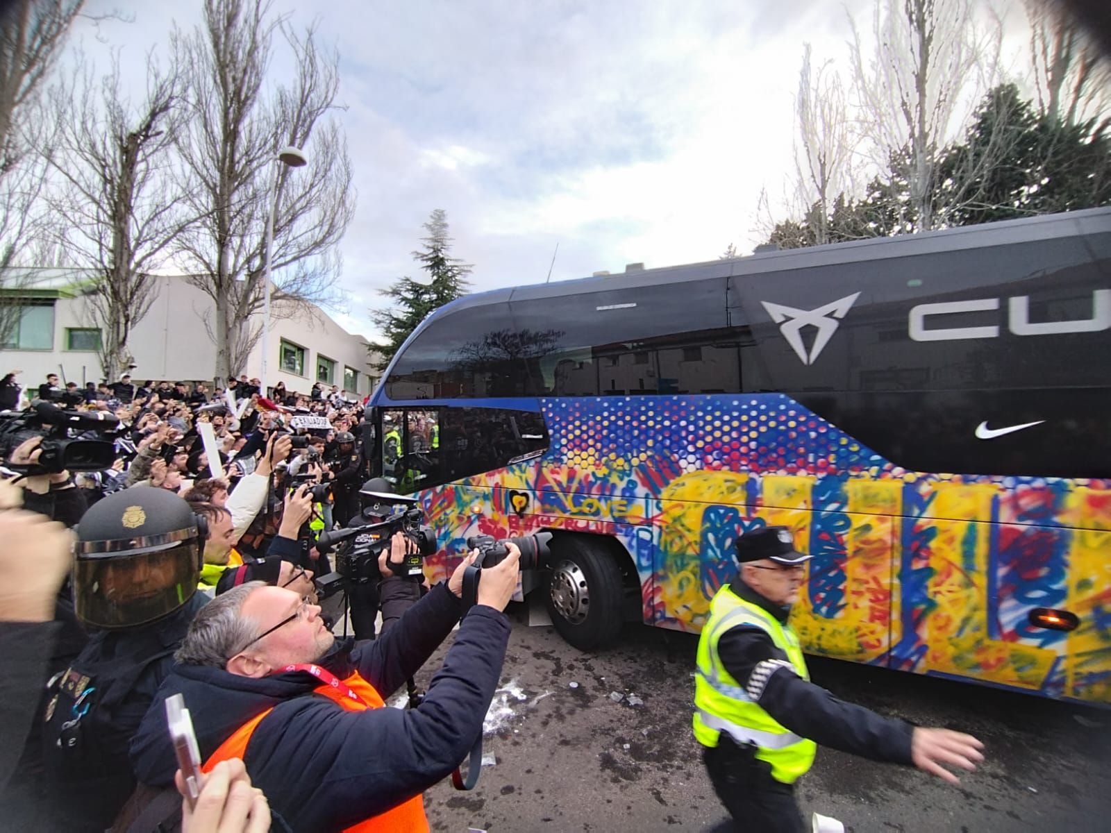 llegada-del-barcelona-al-reina-sofia-7