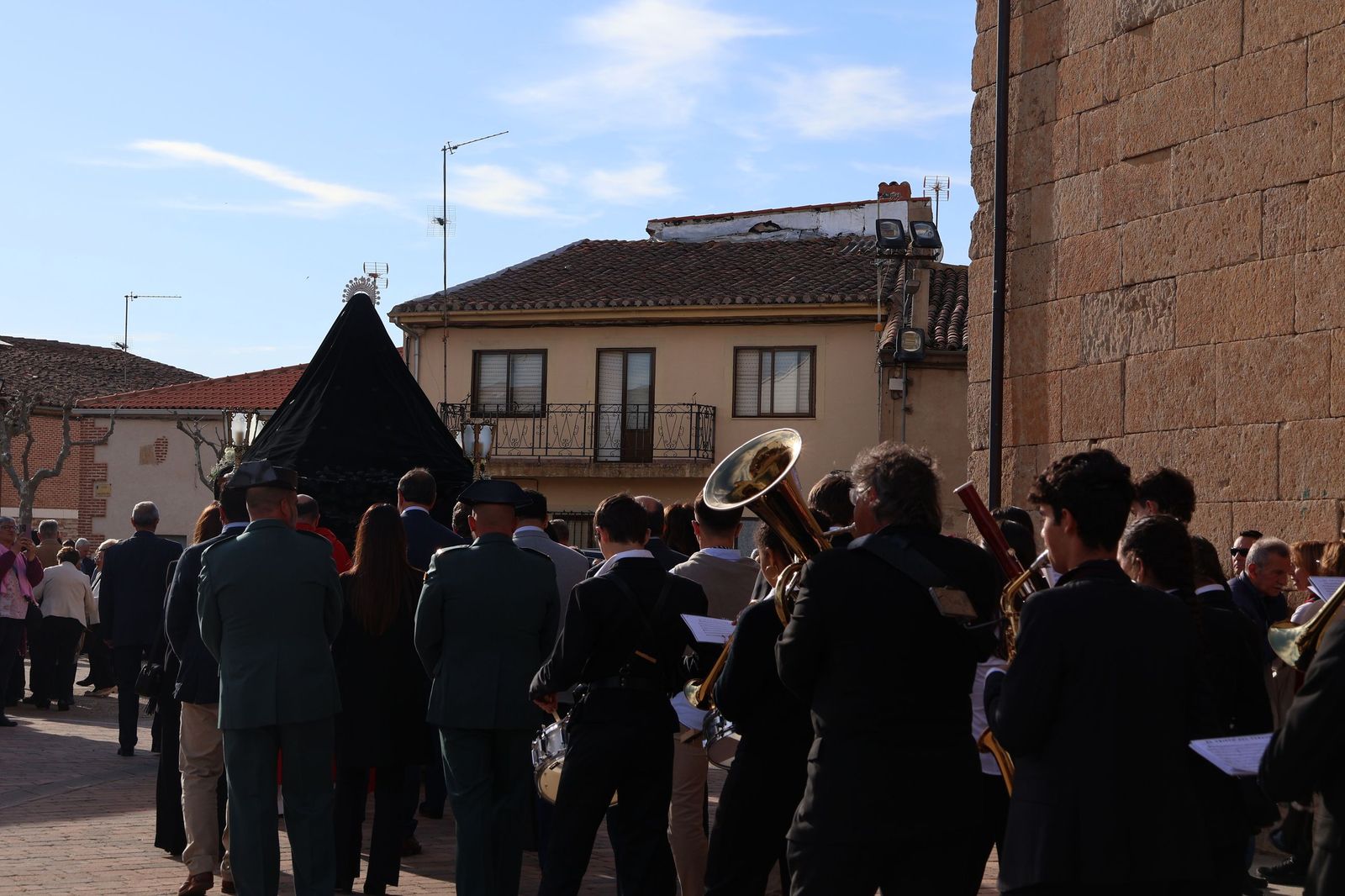 Revive las imágenes de la procesión del Santo Entierro en Fuentesaúco