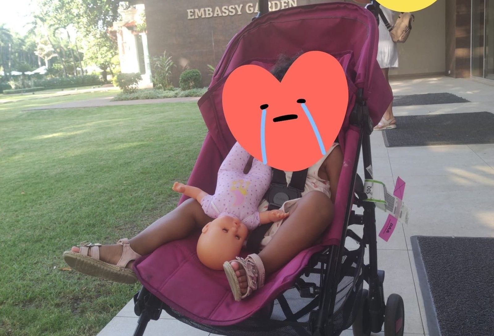 Fotografía de la silla sustraída de dentro de un vehículo en Doñinos