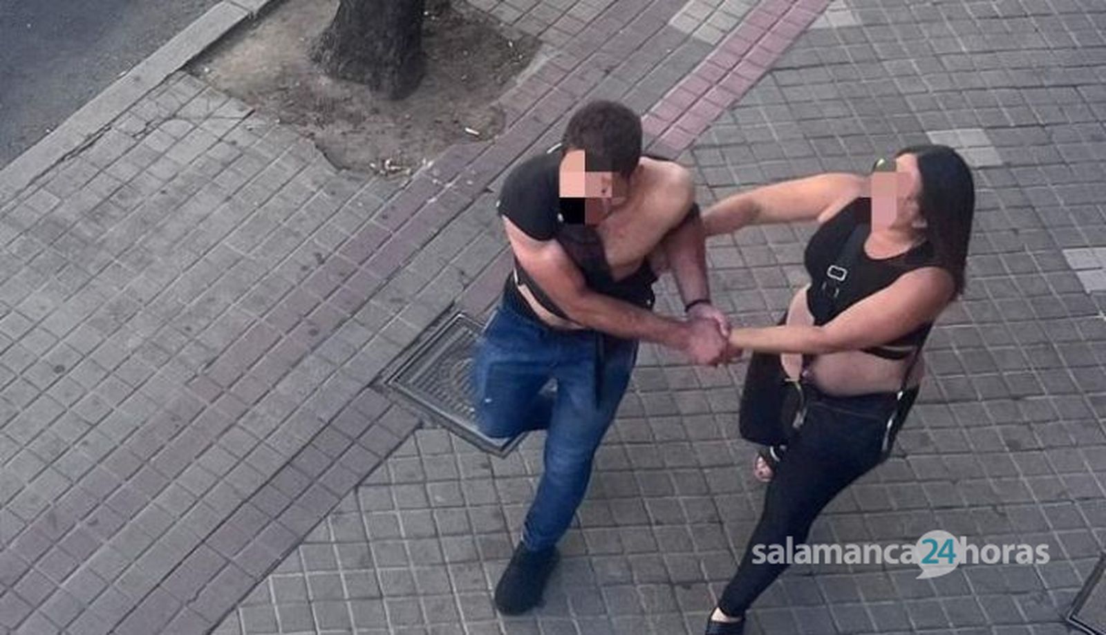 Agresión de una mujer a hombre en la calle Zamora. Fotos S24H