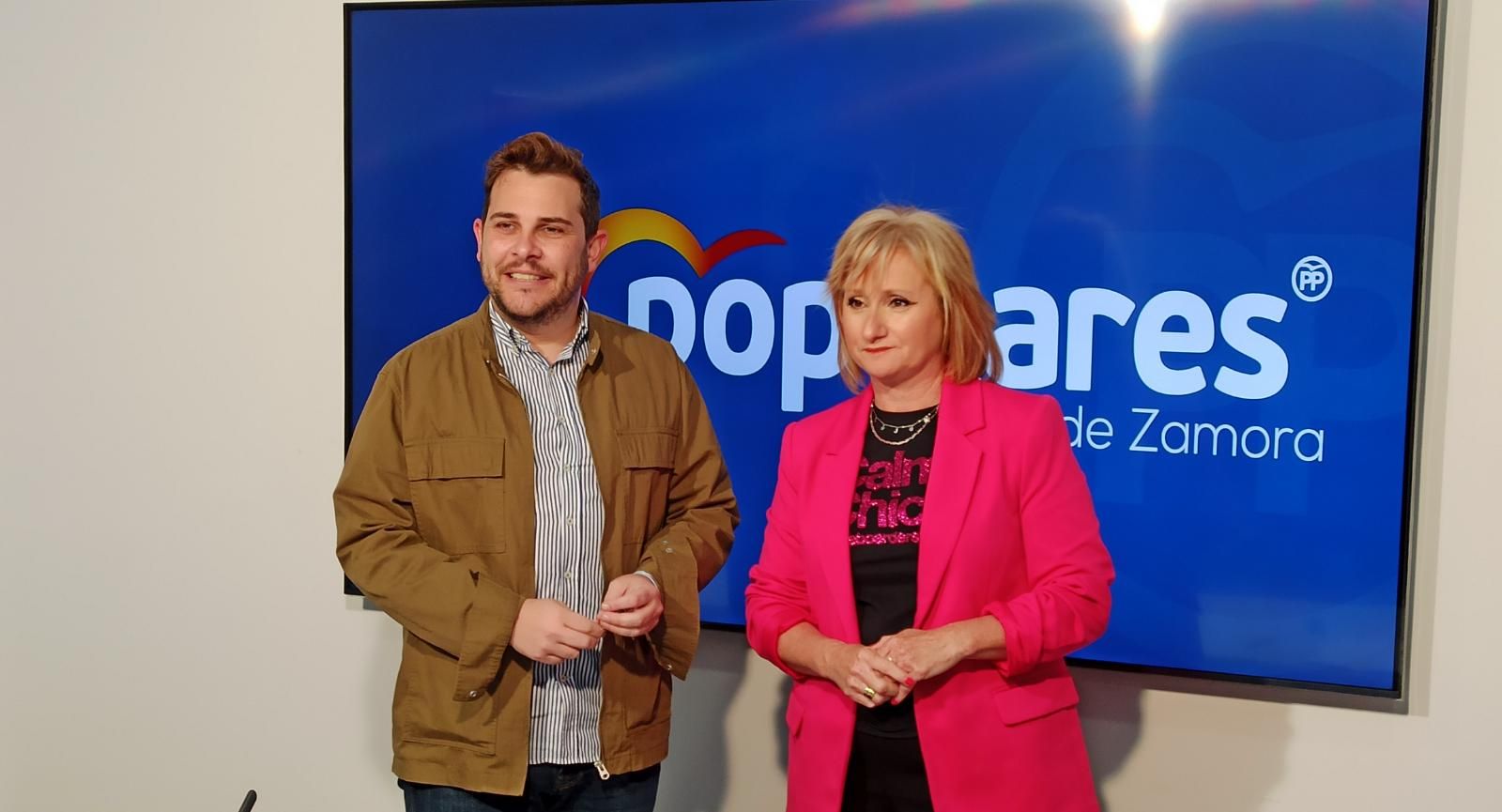 Víctor López y Leticia García