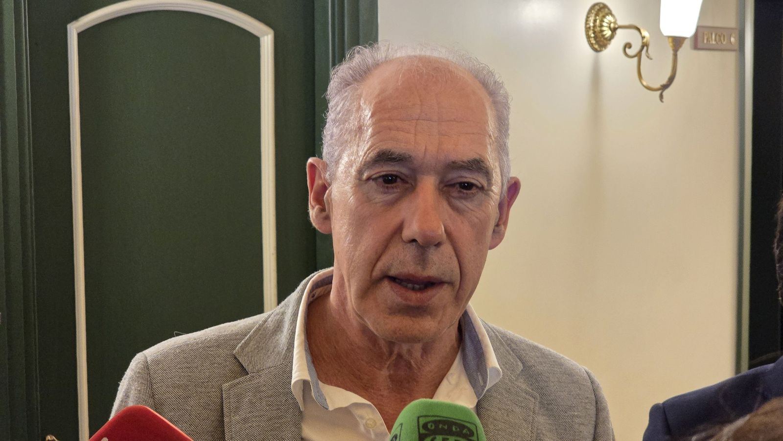 El concejal de Protección Ciudadana y Tráfico, Ángel Molina, asiste a la actividad escolar de concienciación sobre seguridad vial de Aesleme