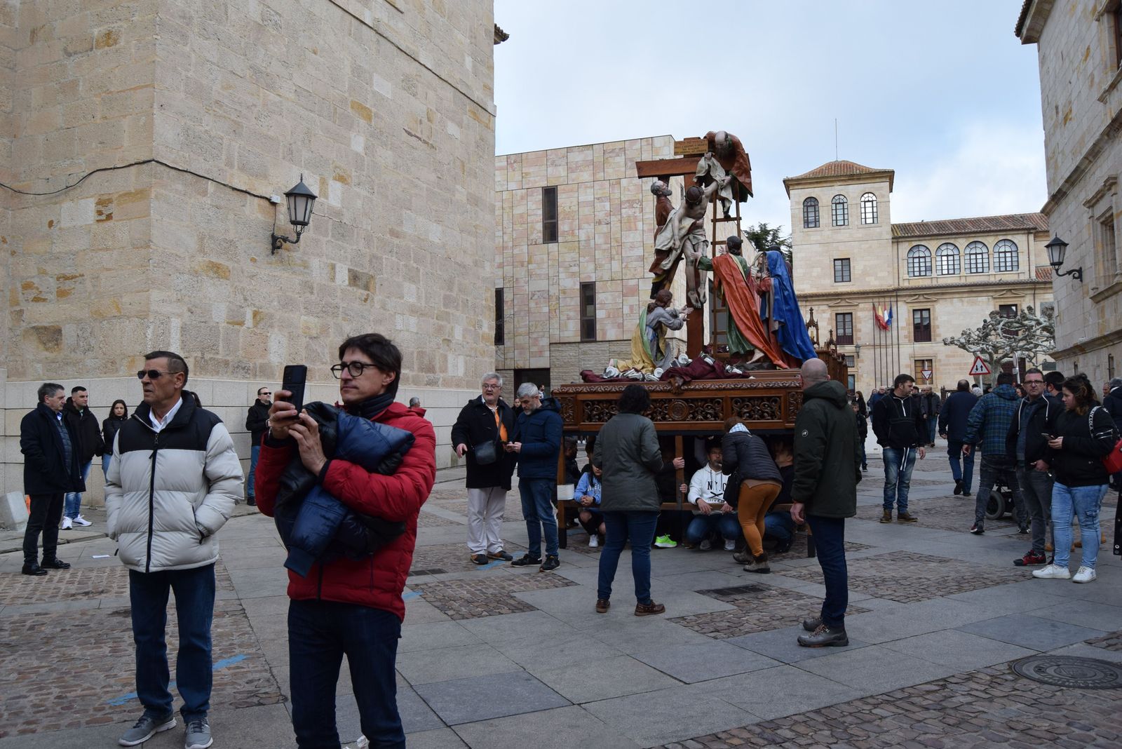 traslado-de-los-pasos-de-semana-santa-a-la-carpa-21