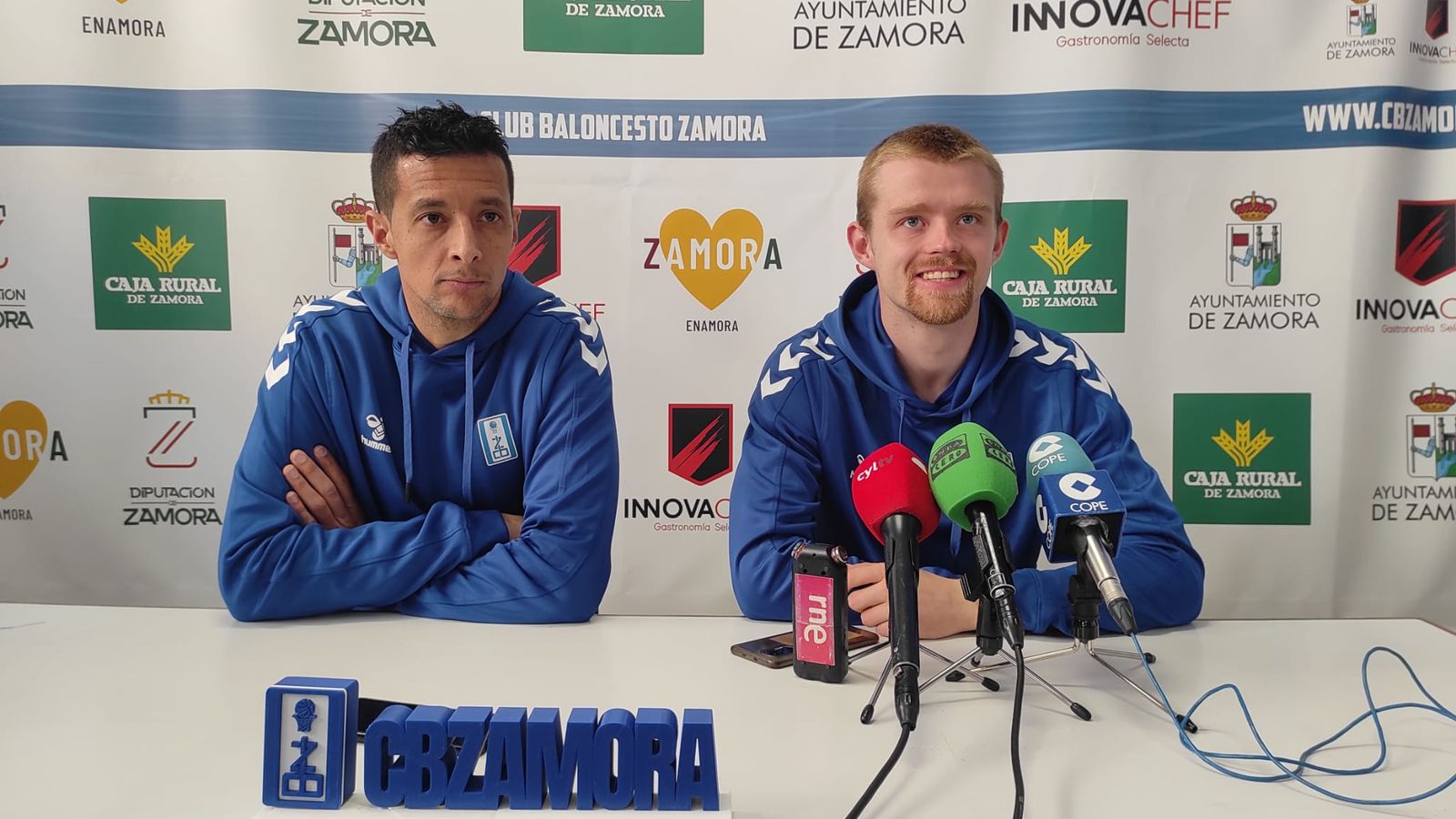 Saulo Hernández y Jacob Round, del CB Zamora.