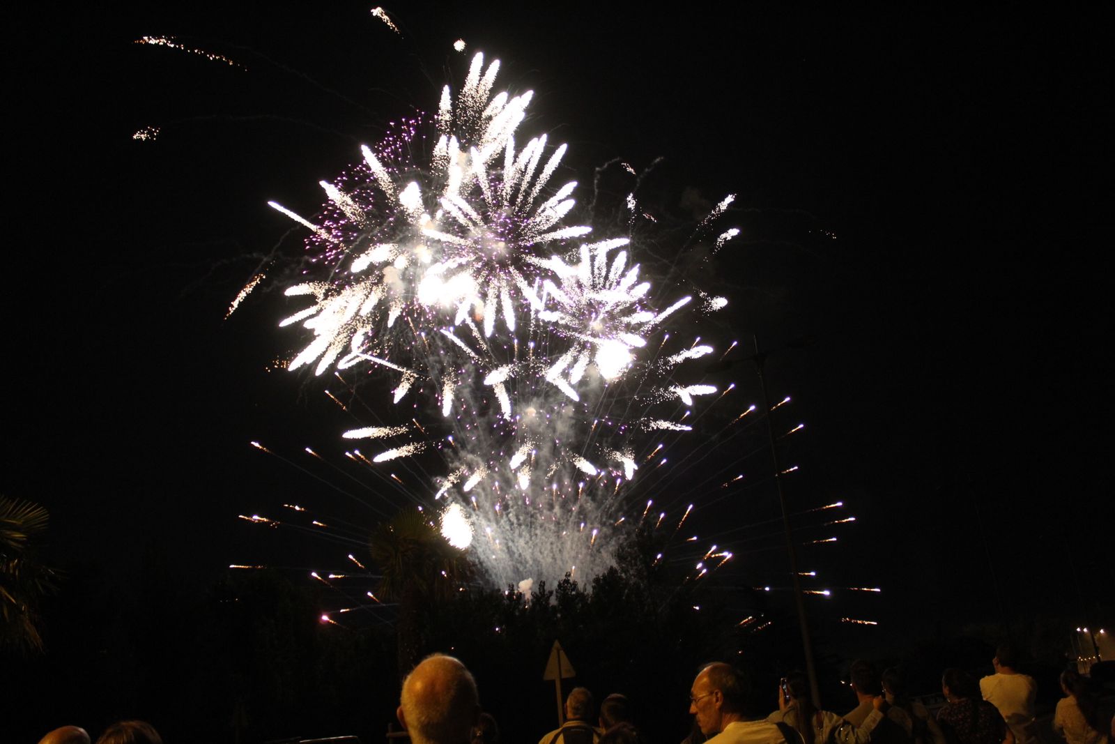 Fuegos artificiales en el entorno del Puente Romano