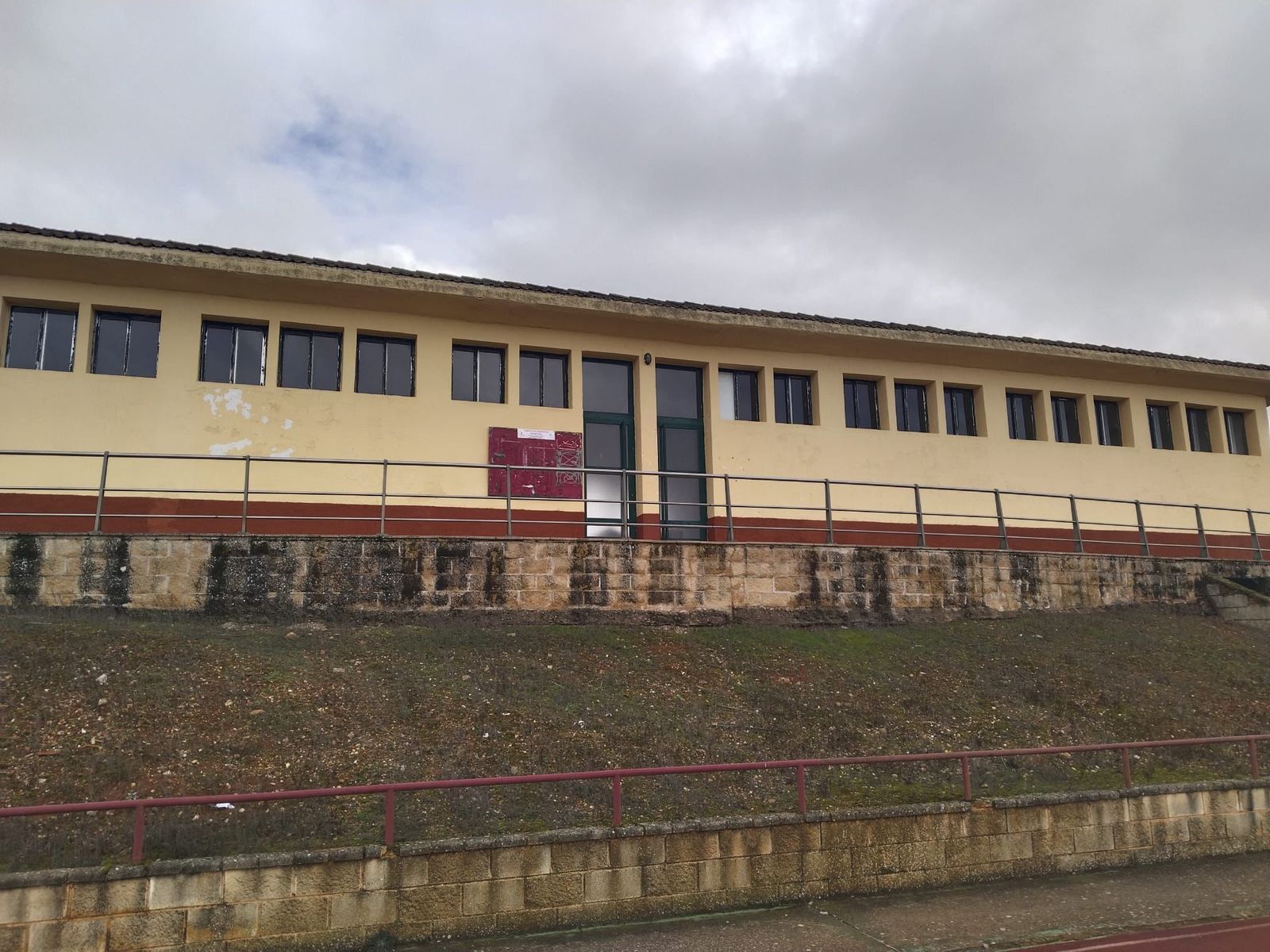 Reforma de los vestuarios de la piscina de Toro