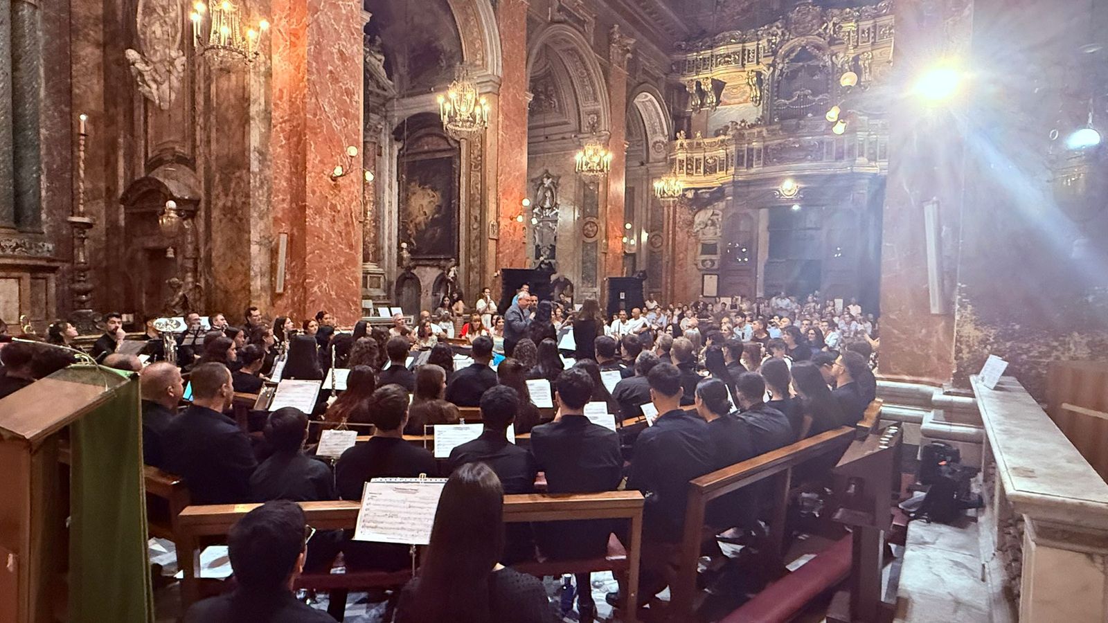 La banda musical de Alba de Tormes visita Roma La banda musical de Alba de Tormes visita Roma