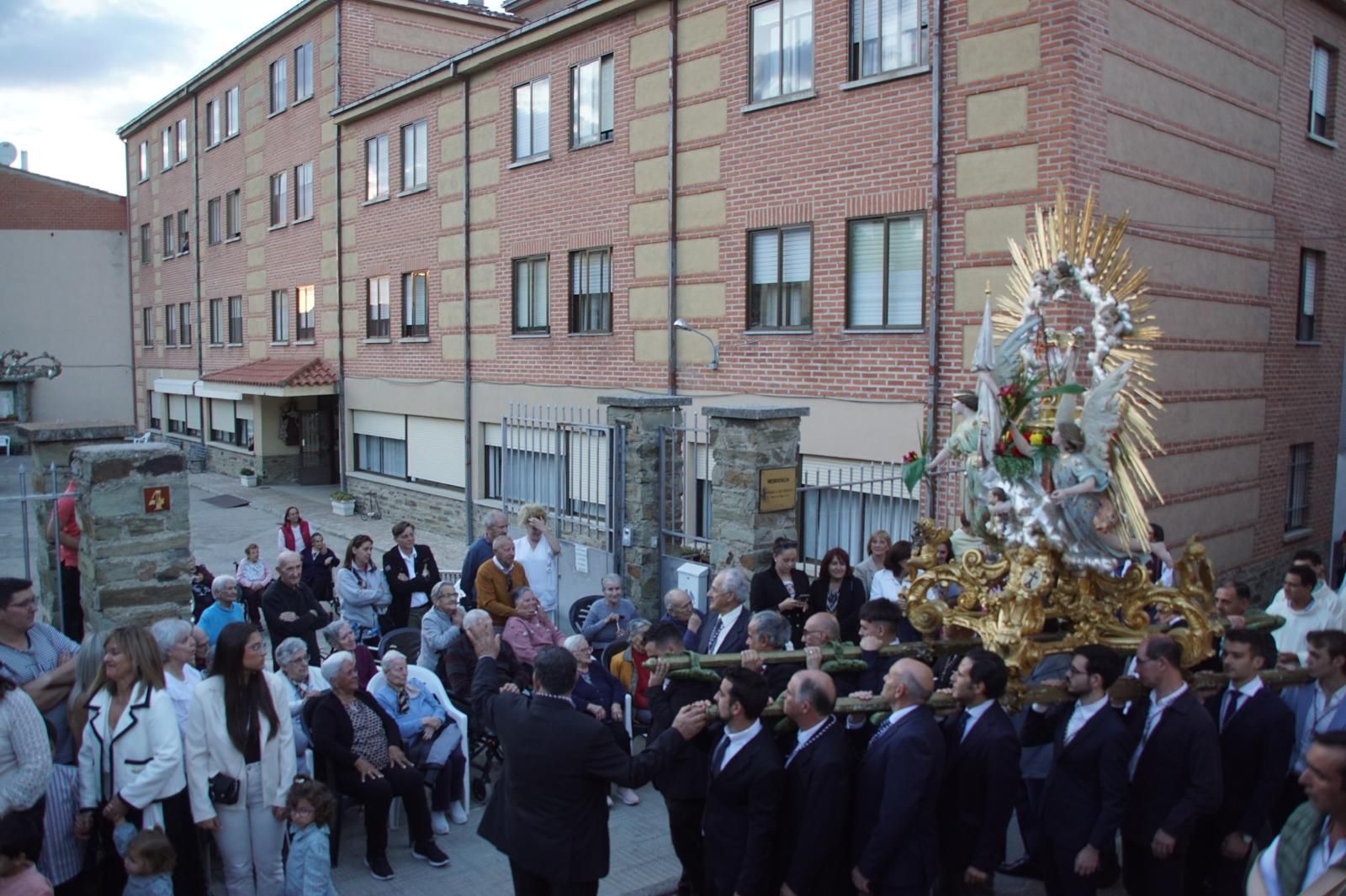 Procesión de Santa Teresa en Alba 2025 (49).jpeg