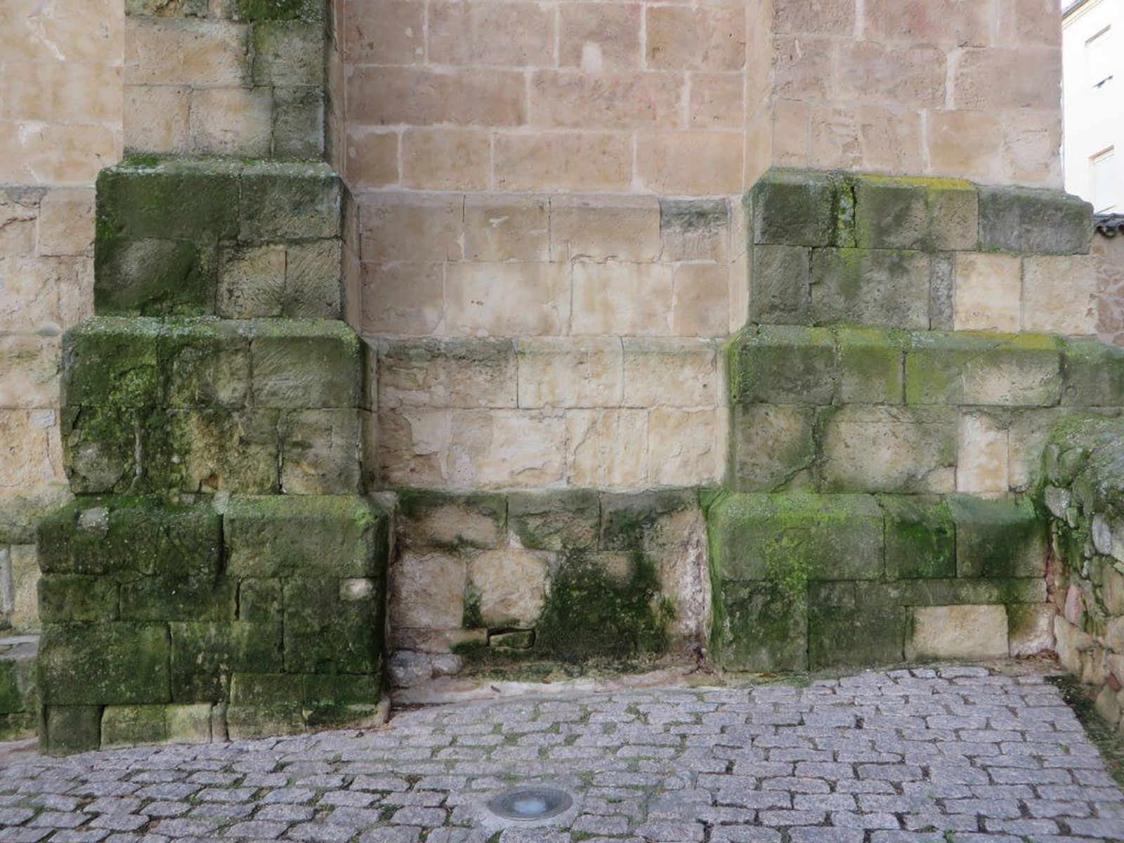 Iglesia de San Cristóbal. Foto: Ciudadanos por la Defensa del Patrimonio
