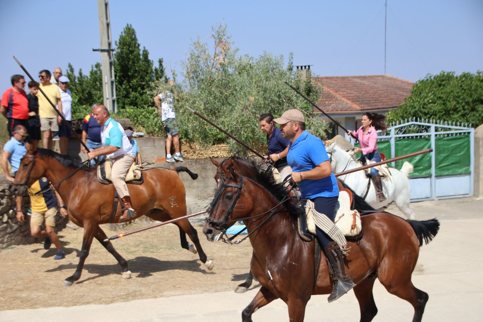 Lumbrales encierro a caballo