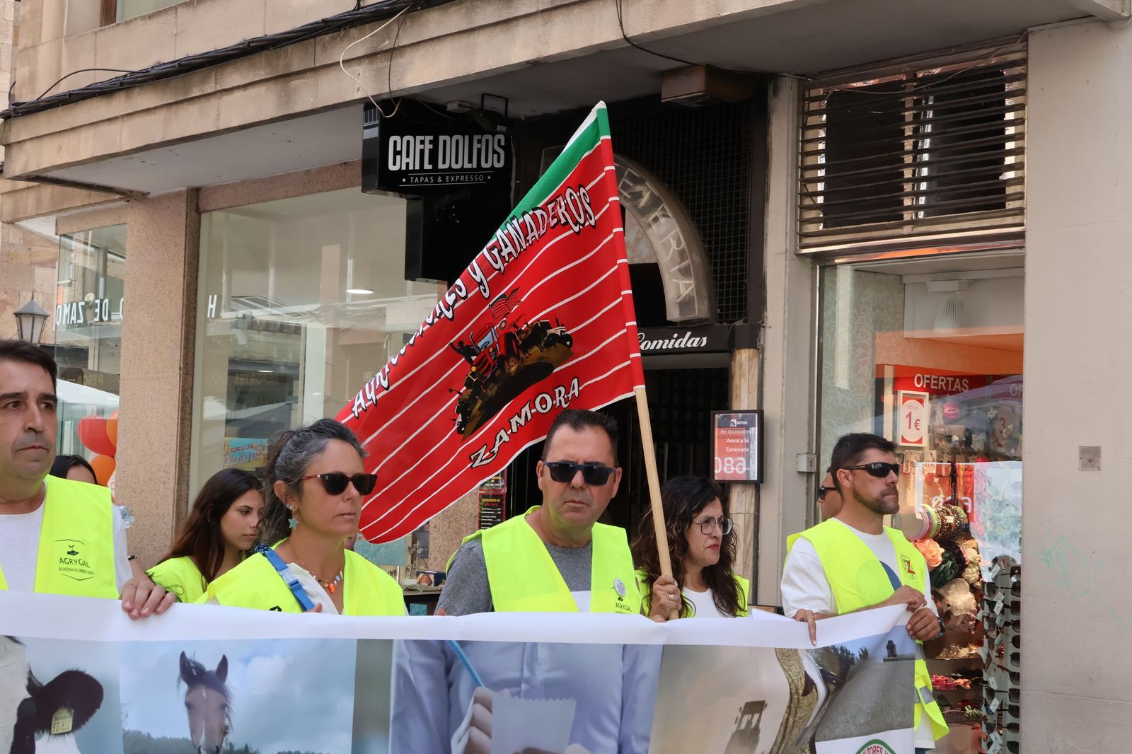 Marcha silenciosa en homenaje a David Lafoz (38).JPG