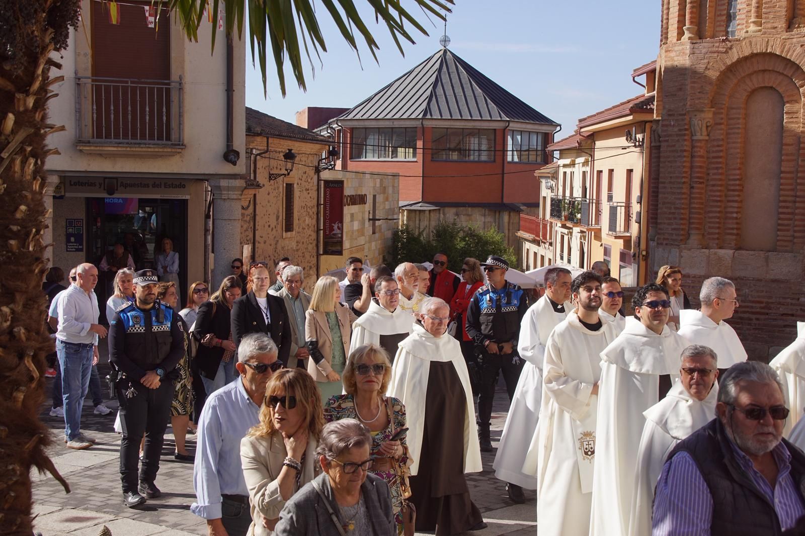 Salida procesión Santa Teresa en Alba de Tormes  (18).jpeg