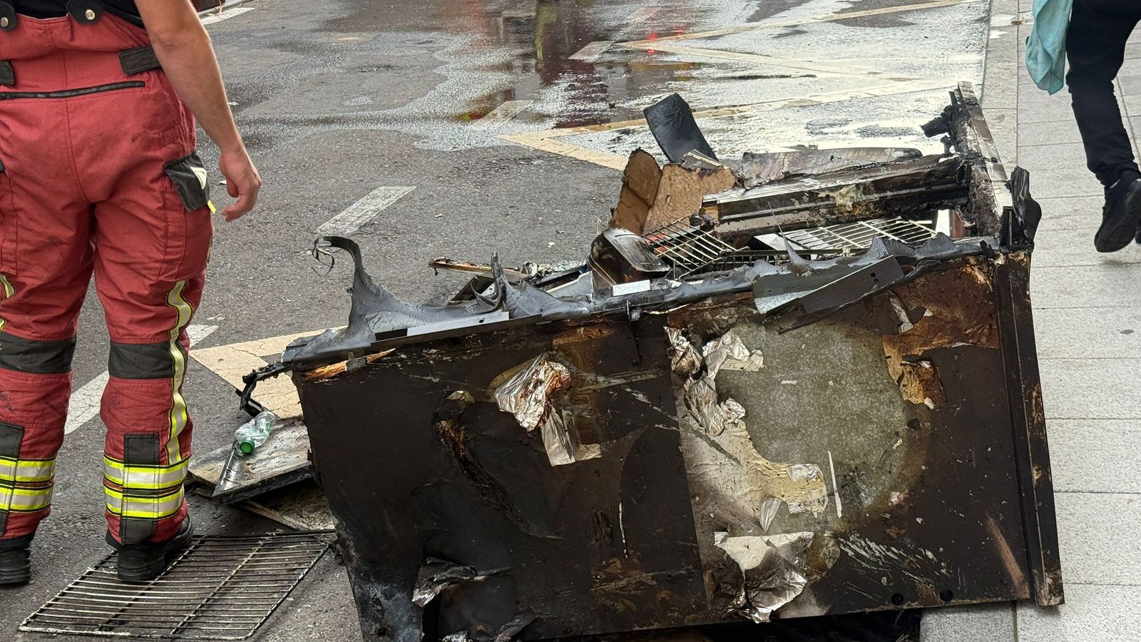 Daños materiales del incendio en un bar de la calle Concordia