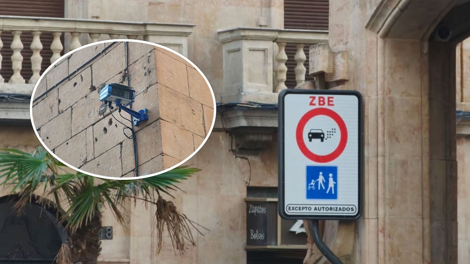 Lector de matrícula en  la calle Isabeles y cartel de ZBE en Salamanca