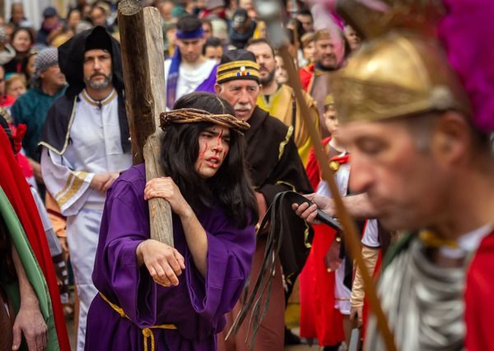 Vecinos de Serradilla del Arroyo representan la Pasión de Cristo en el Viernes Santo. Fotos José Vicente ICAL (8) Vecinos de Serradilla del Arroyo representan la Pasión de Cristo en el Viernes Santo. Fotos José Vicente ICAL (8)
