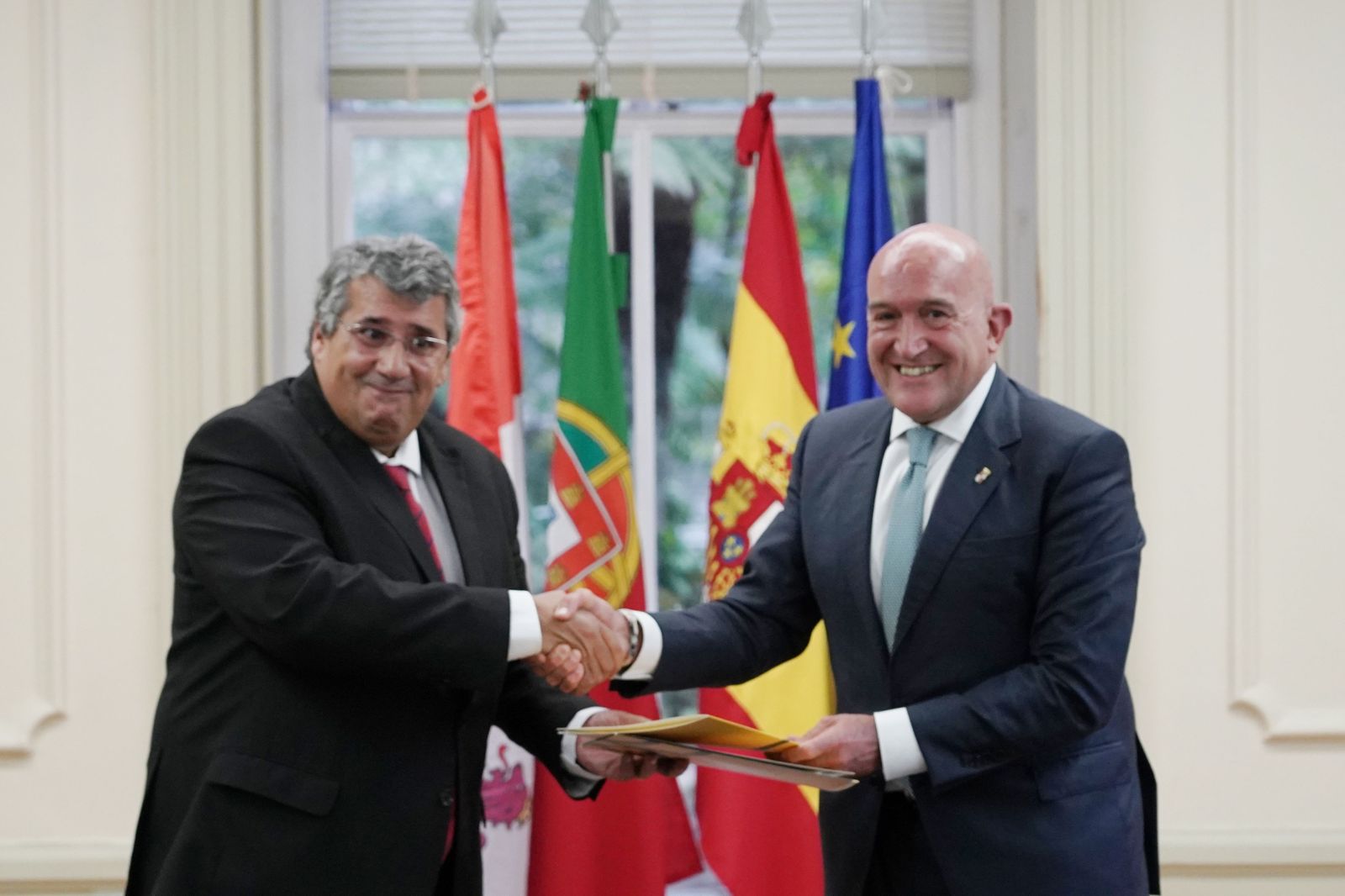 Jesús Julio Carnero junto a António Cunha | Rubén Cacho (Agencia ICAL)