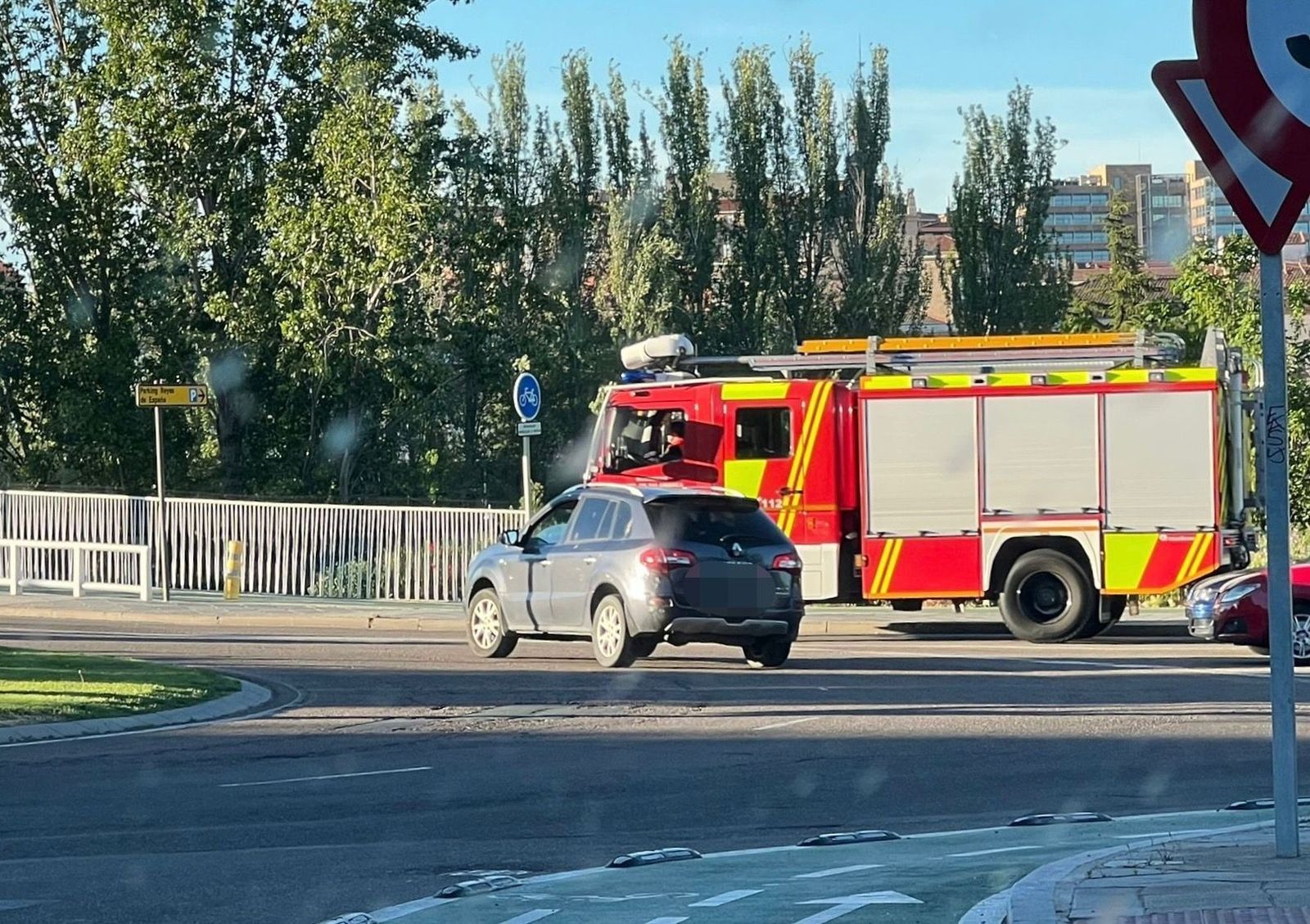 Bomberos por el puente de Felipe VI