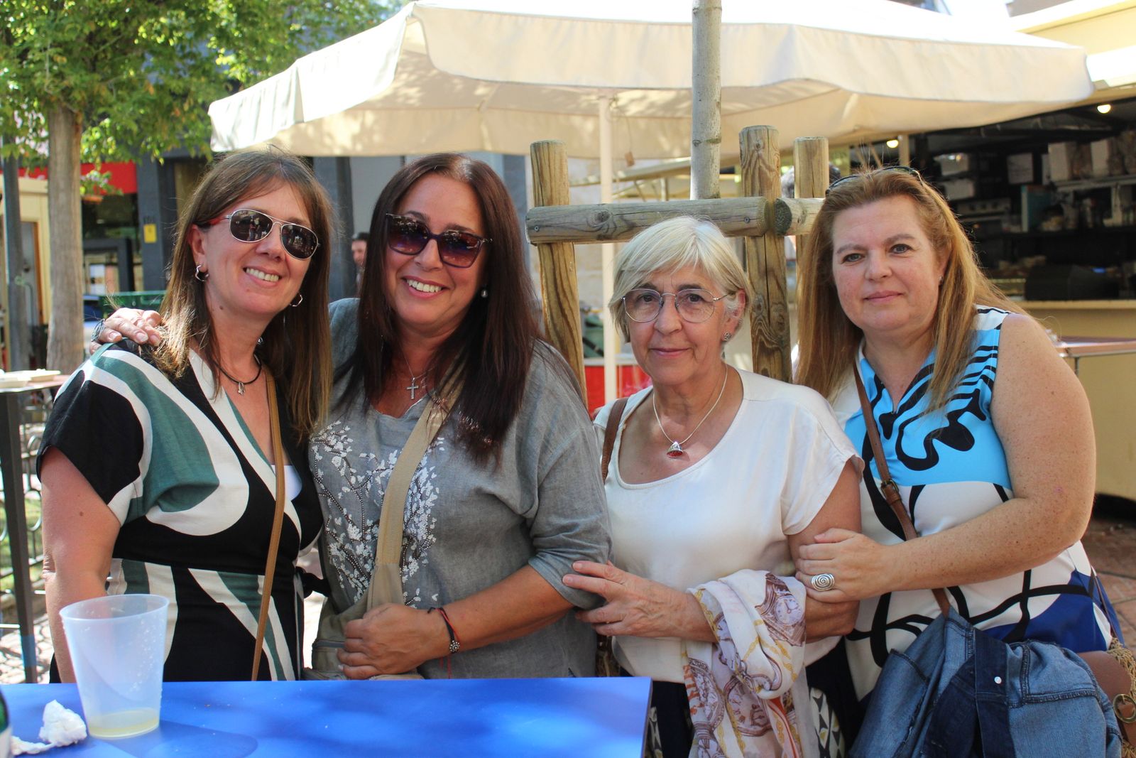 Ambiente en la Feria de Día en el mediodía de este martes