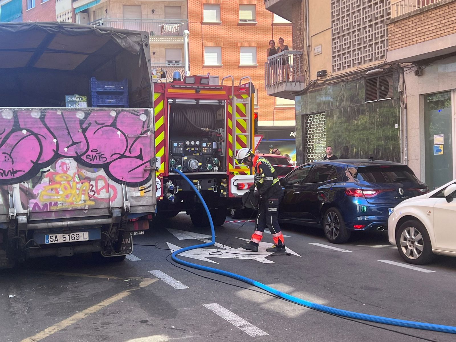 bomberos-de-salamanca-intervienen-en-la-calle-islas-canarias-7