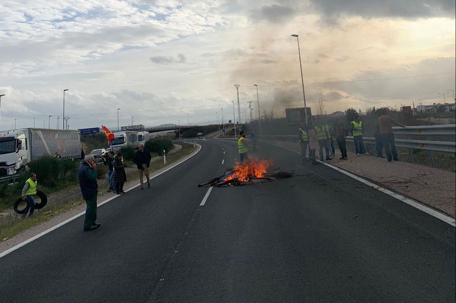 whatsapp-image-2024-02-07-at-17-20-43