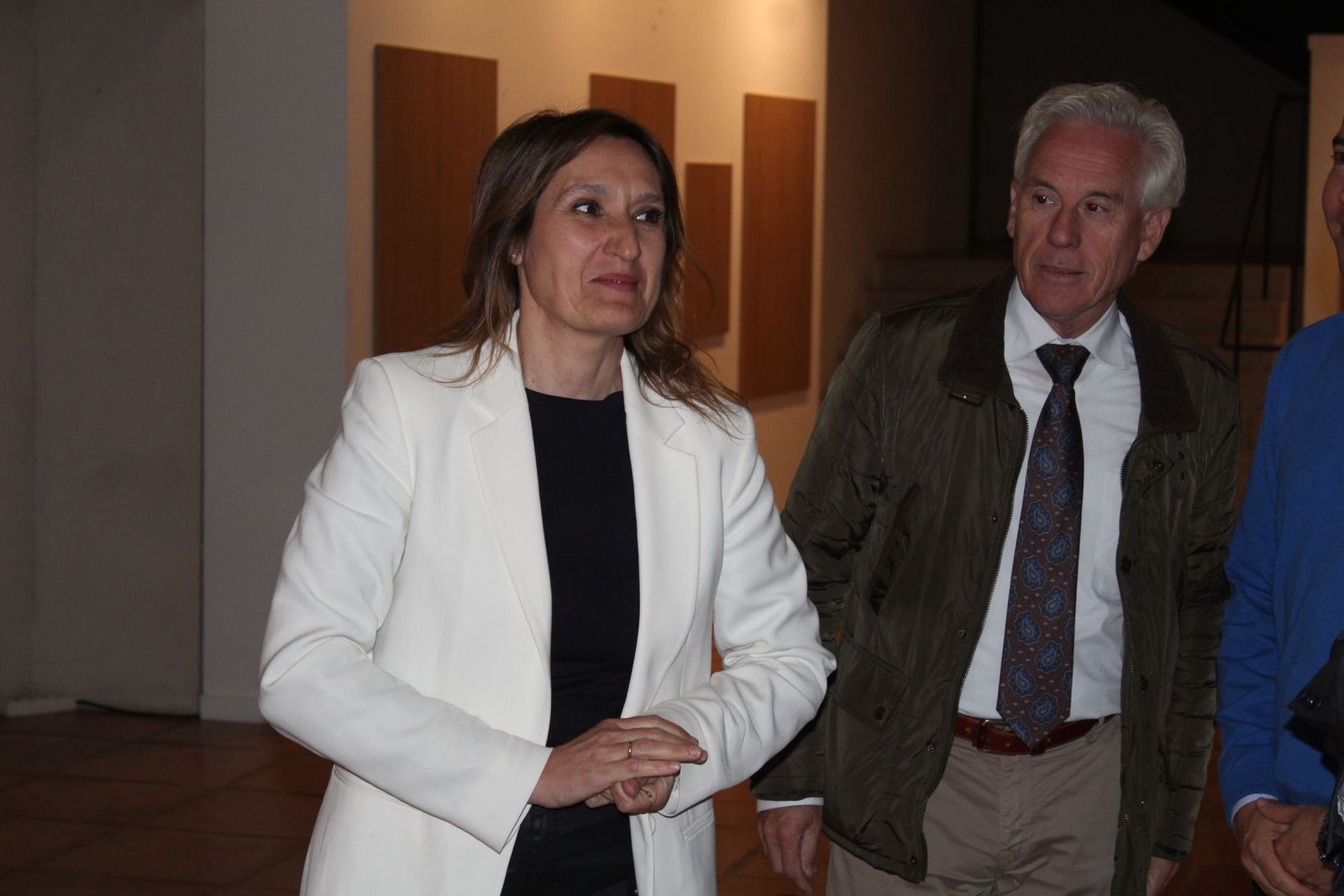 La consejera de Educación, Rocío Lucas, clausura la entrega de premios.