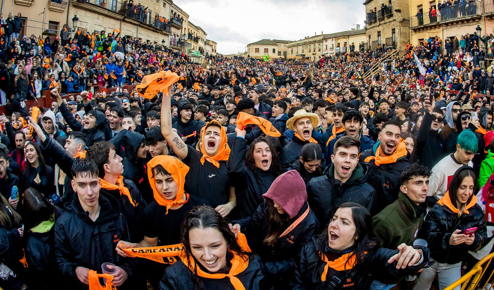 Gran ambiente en el inicio del Carnaval del Toro 2026: el Campanazo en imágenes