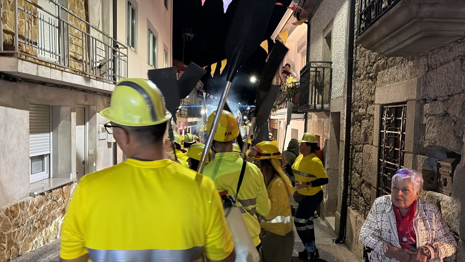 Desfile de carrozas en Pereña