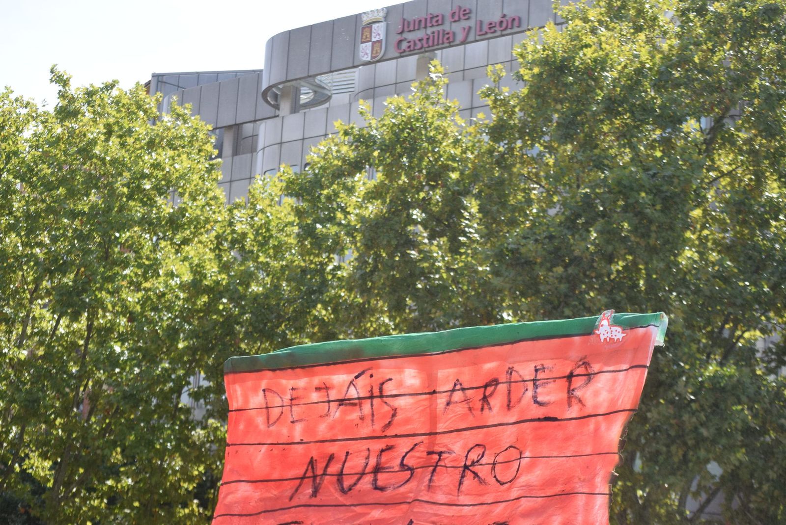 Concentración para reclamar "respeto y justicia" para Zamora tras los incendios