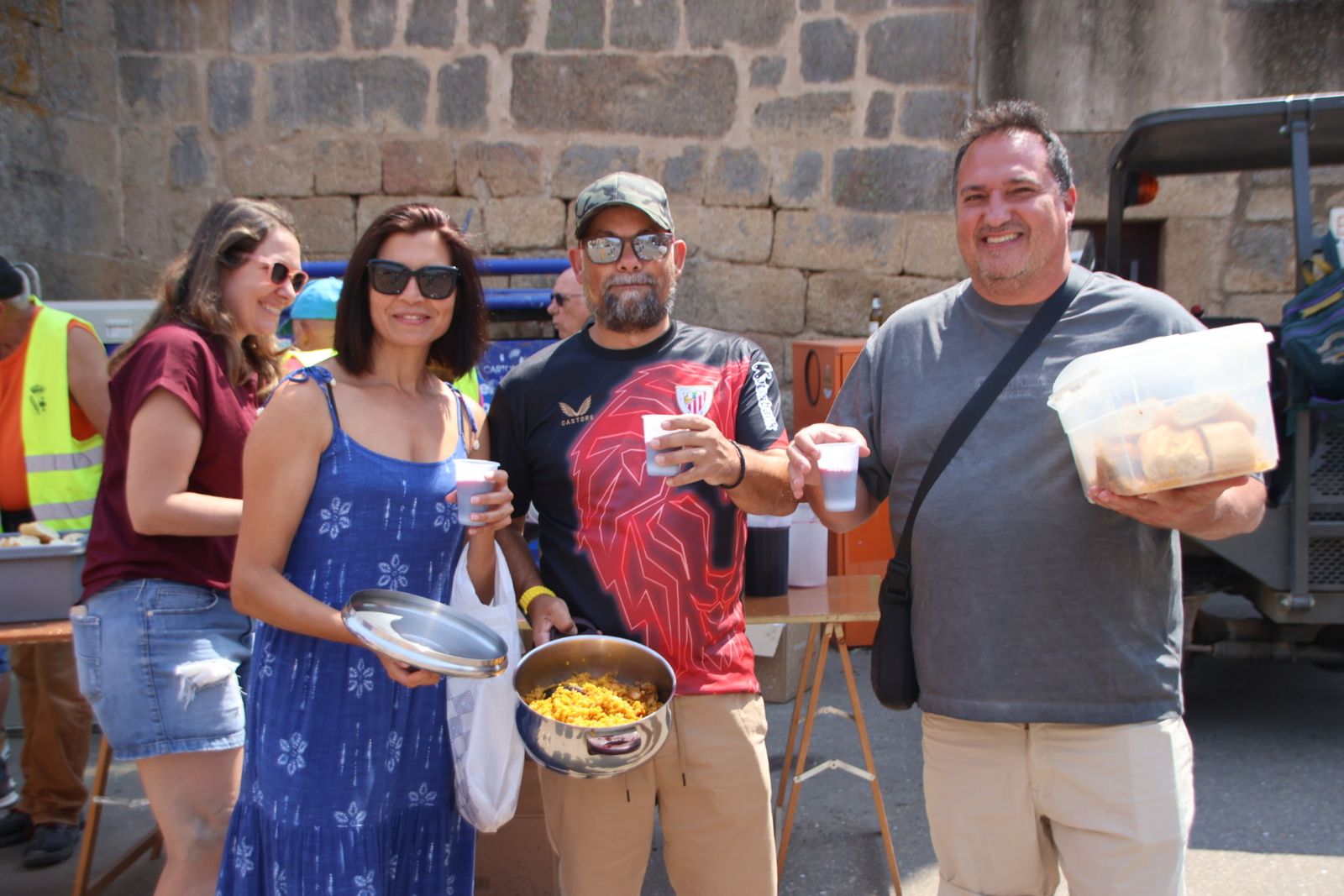 Masueco paella popular en la plaza