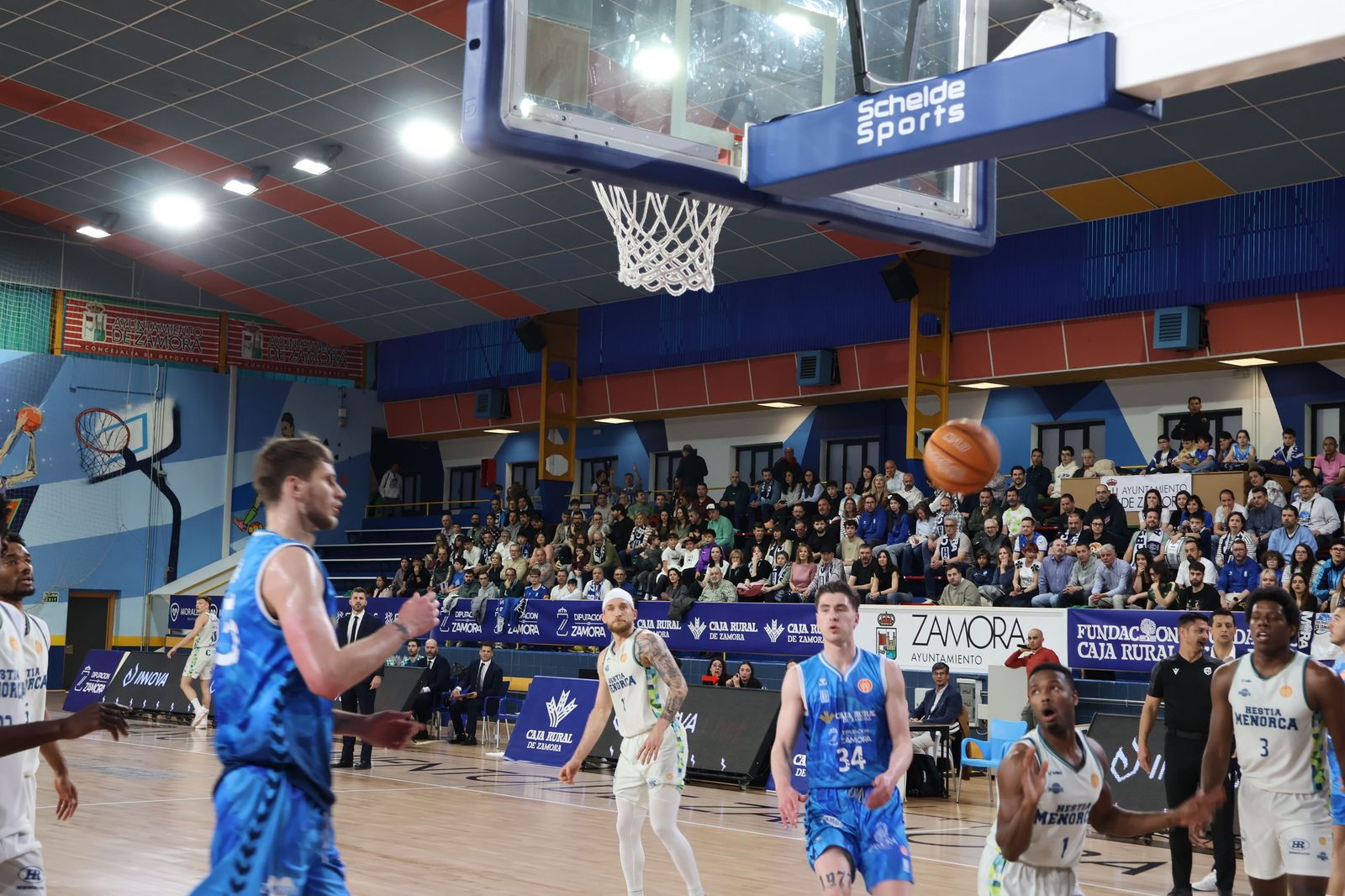 GALERÍA | El duelo entre el CB Zamora y el Hestia Menorca, en imágenes
