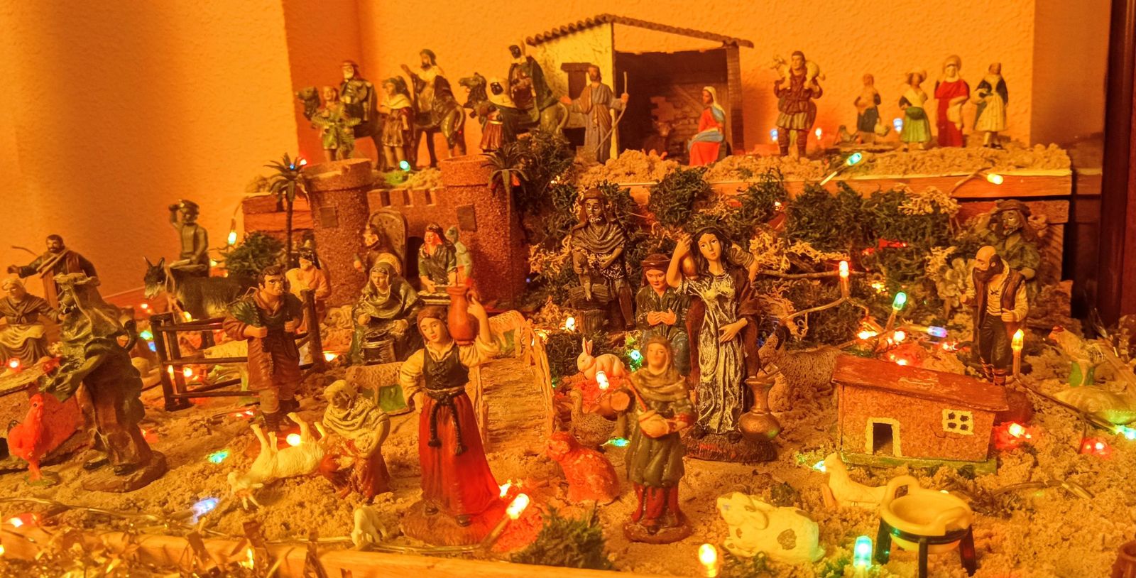 J.G.G. - Belén situado en una vivienda de Santa Marta de Tormes (2).jpg