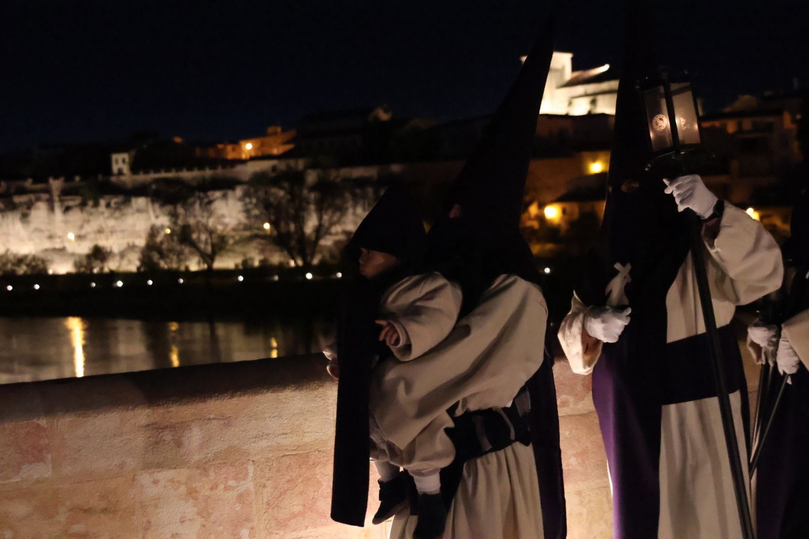 GALERÍA | Revive en imágenes la procesión de Jesús del Vía Crucis