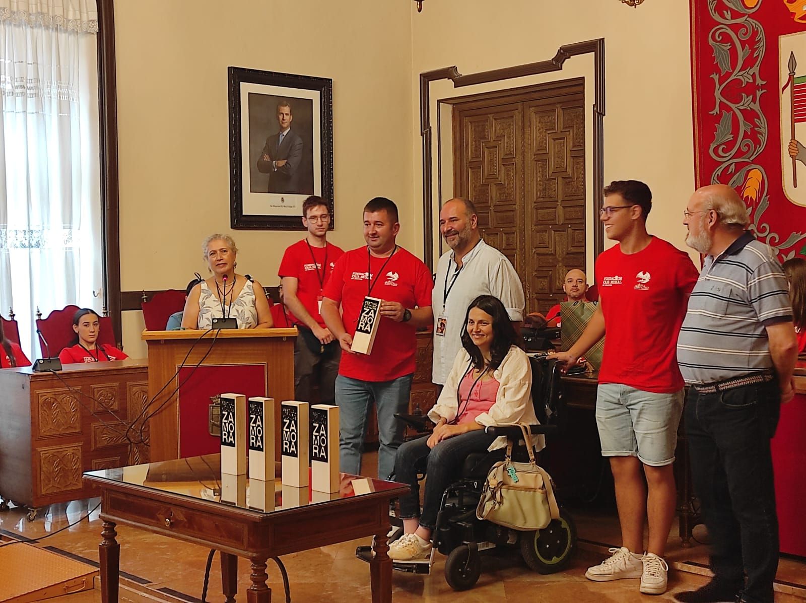 El Ayuntamiento de Zamora acoge a los componentes del XXI festival Internacional de folclore