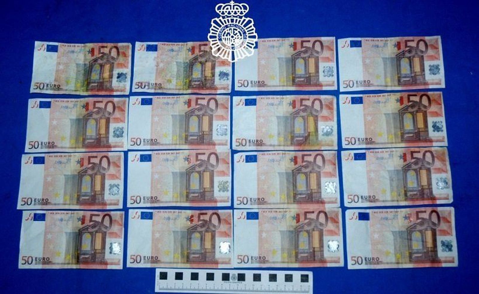 Dos detenidos por intentar pagar con billetes de 50 euros falsos