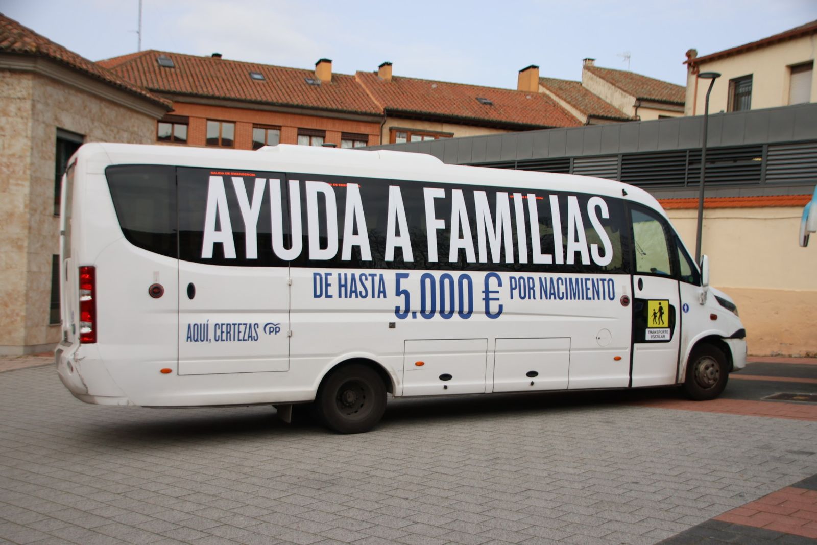 Mañueco presenta su caravana de vehículos en Salamanca