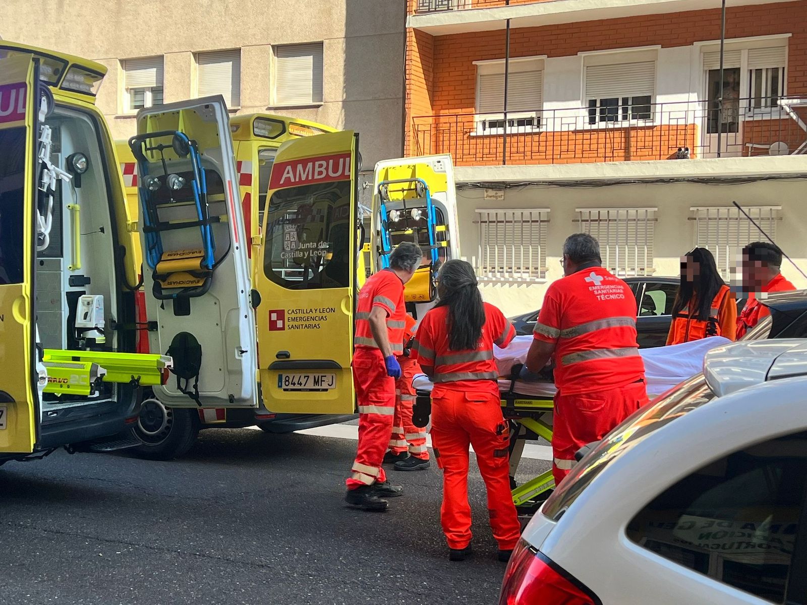 Una mujer de 25 años herida tras ser atropellada por un turismo en la avenida de Portugal