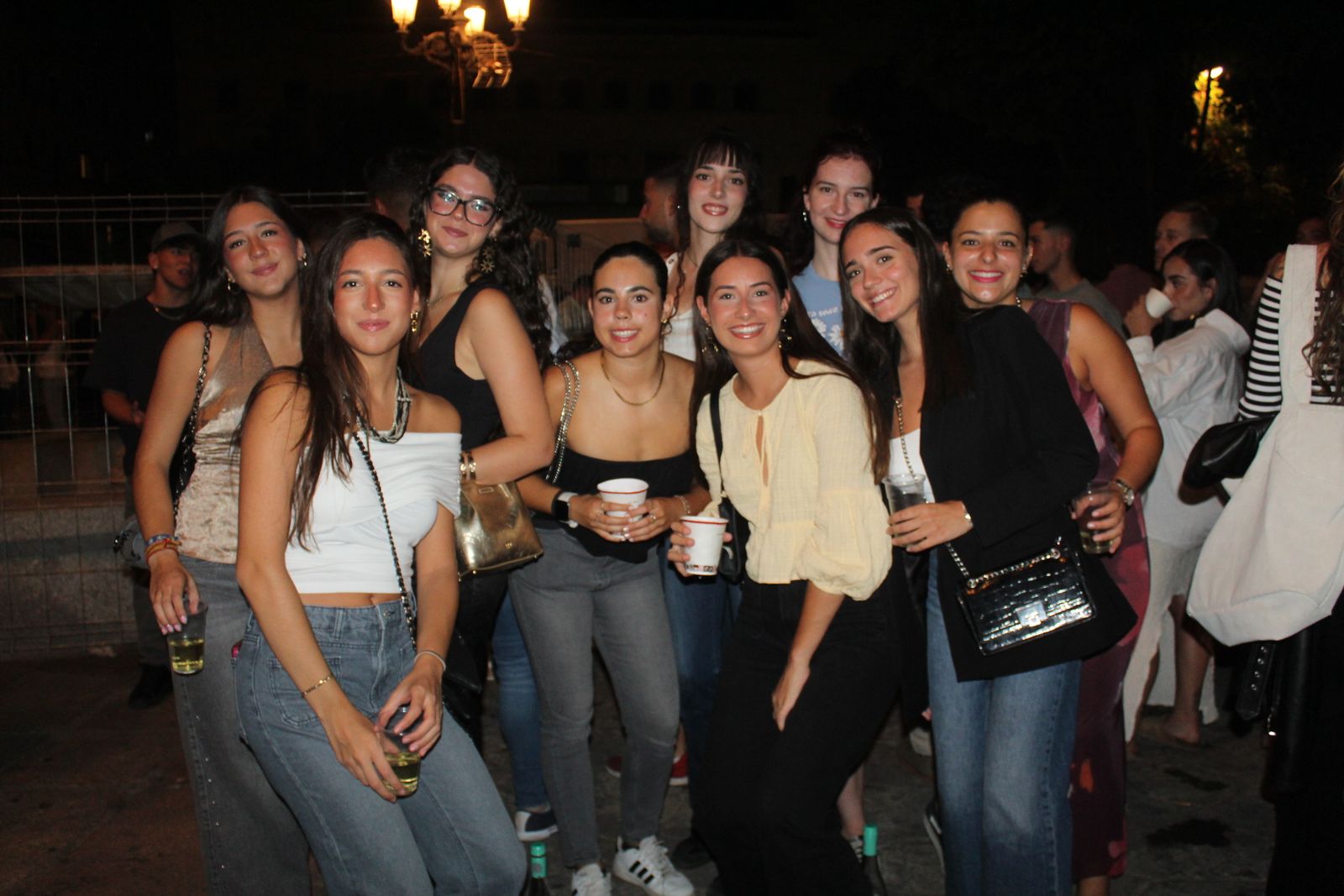 Ambiente en la Feria de Día en la tarde de este sábado