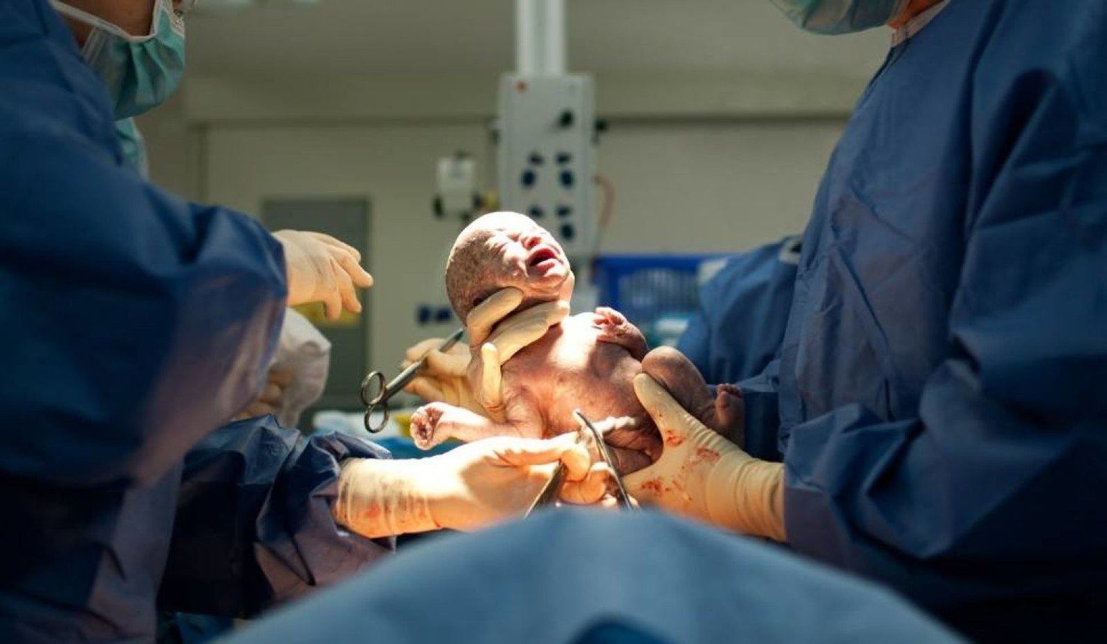 Un recién nacido en el Hospital | Europa Press