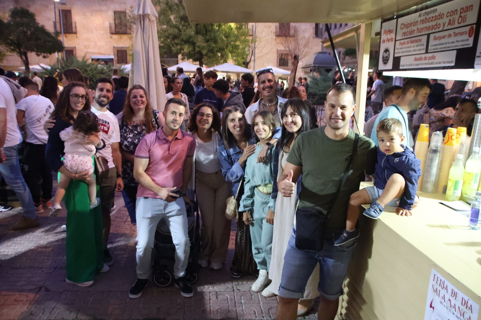 Ambiente de las casetas el  jueves por la tarde noche