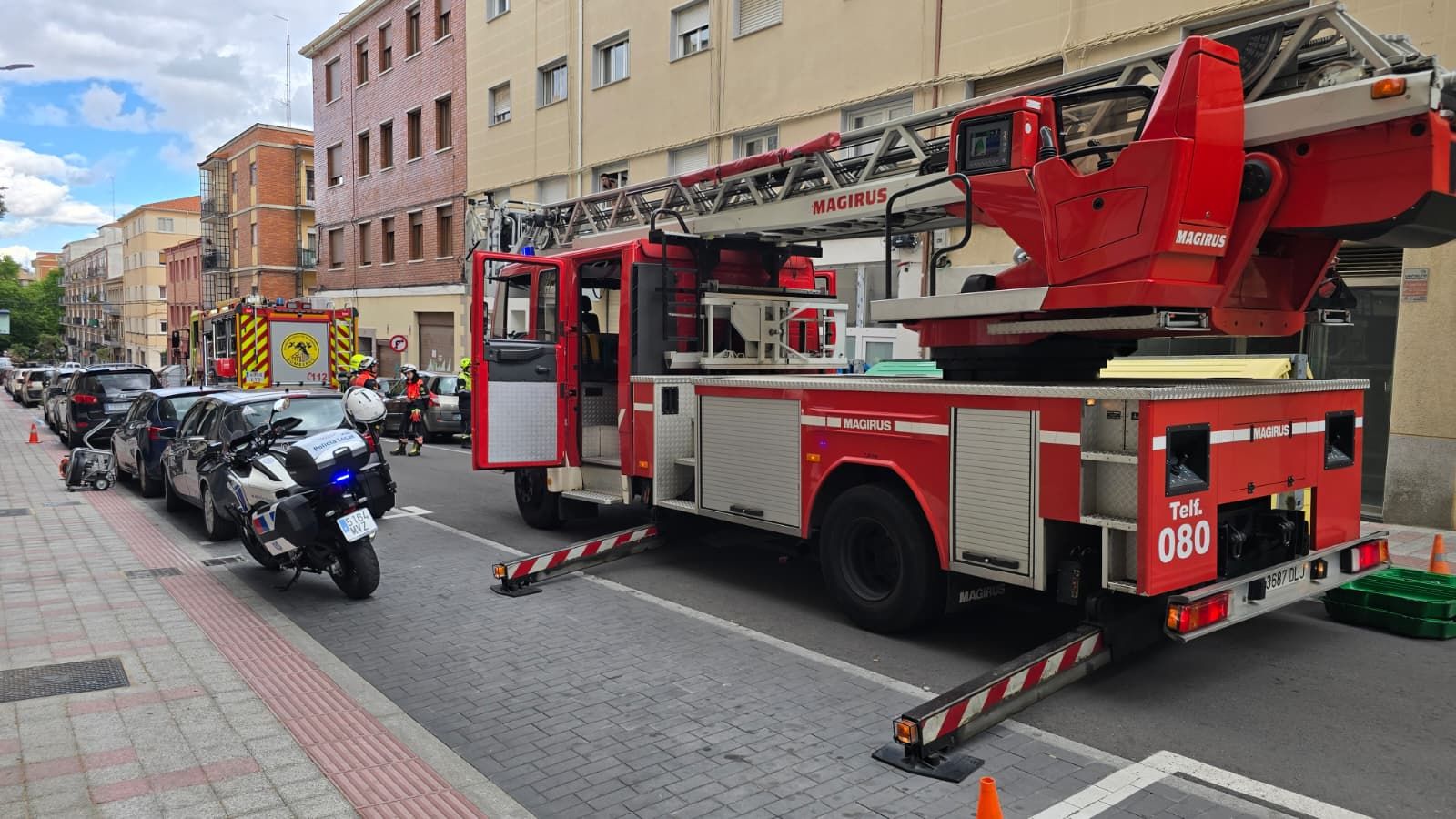 Incendio en un cuadro eléctrico de un portal en la calle Pintores
