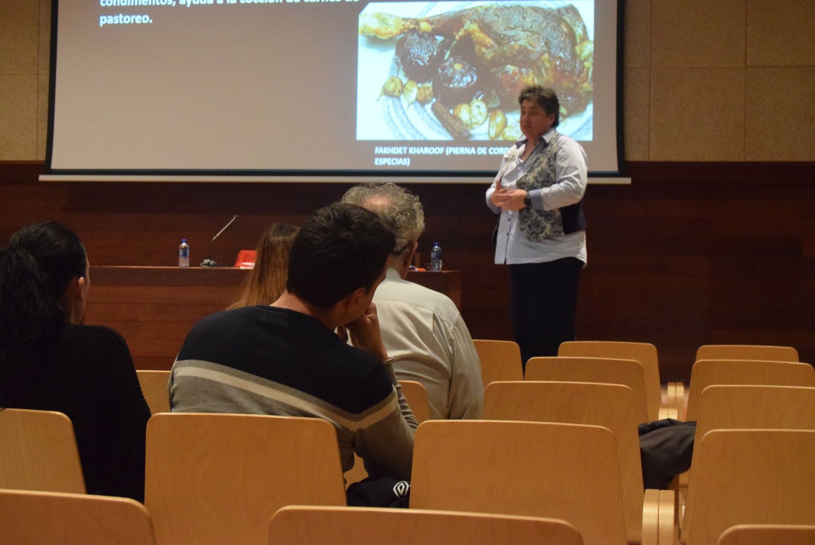 conferencia-sobre-la-importancia-del-cordero-en-las-religiones-7