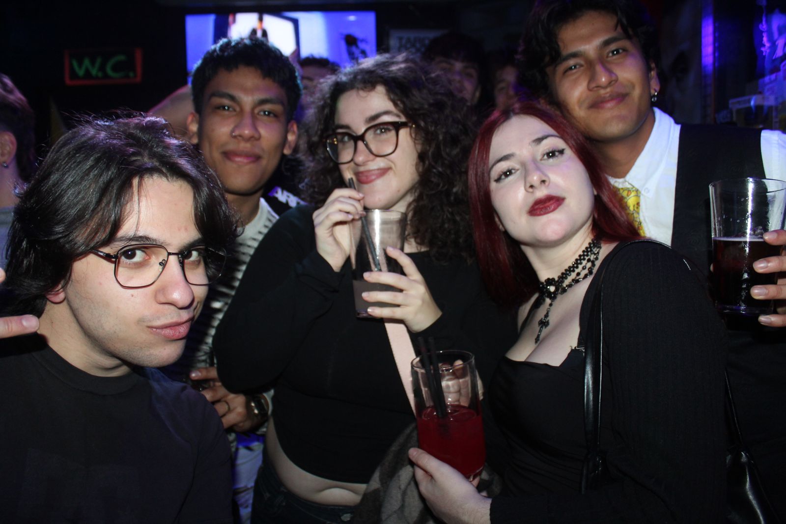 El Fin de Año Universitario continua por los bares de la capital del Tormes tras las doce campanadas