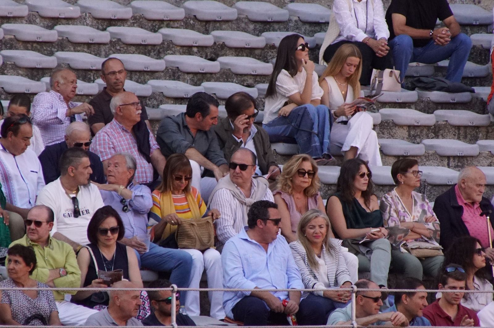 Así han vivido los salmantinos el primer festejo de la feria taurina 2025: imágenes del ambiente en los tendidos y en el patio de cuadrillas