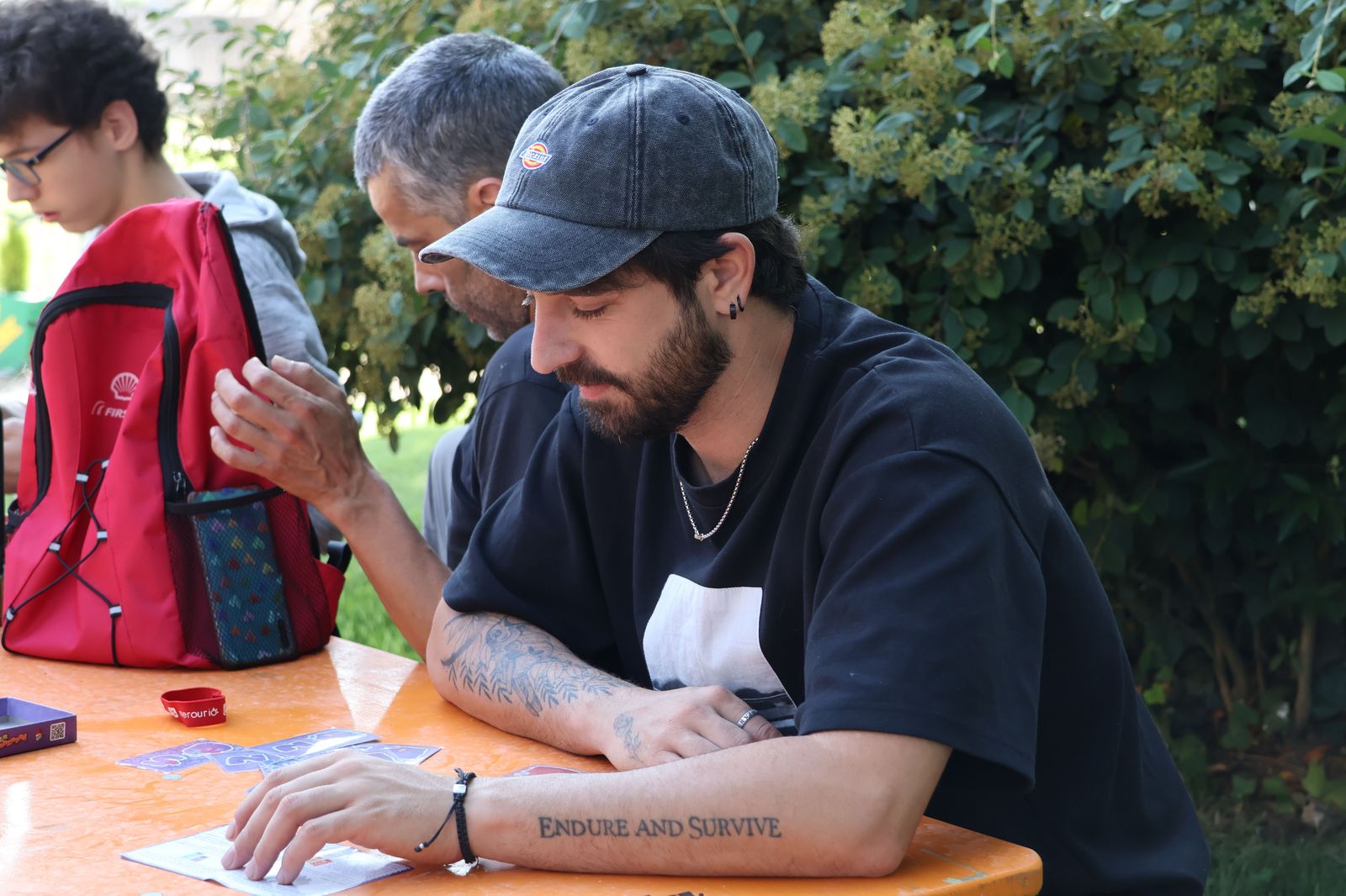Juegos de mesa en los jardines del Castillo