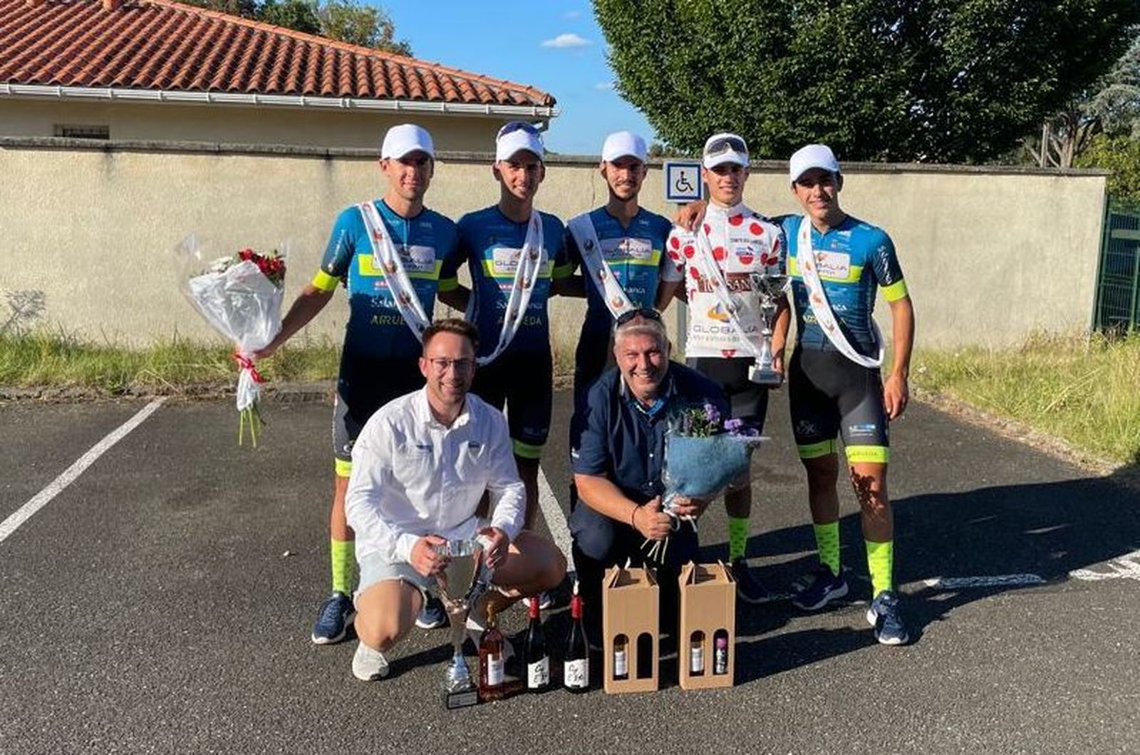 El equipo charro, en la cita francesa / FOTO: Escuela de Ciclismo Salmantina.