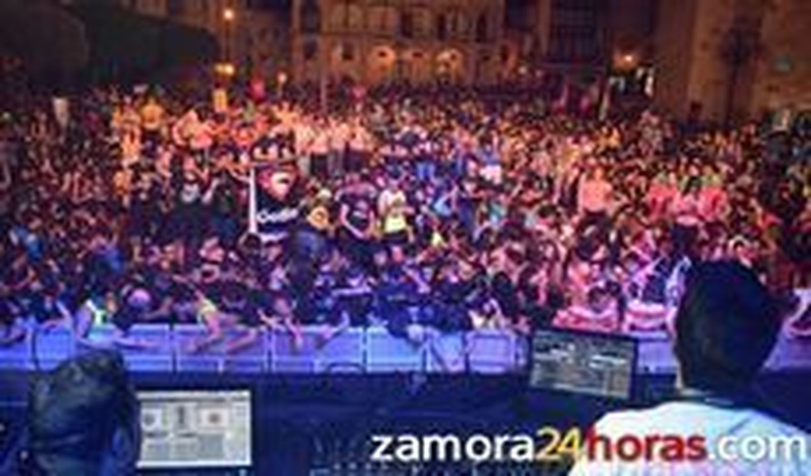 Jesu López y Ángel Barbé ponen a bailar a los jóvenes con la 'Saturday Night Live'