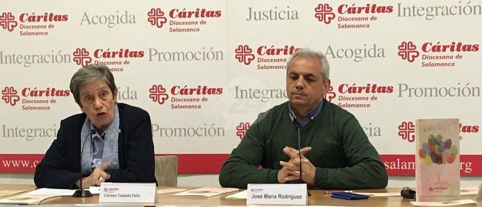 Cáritas cede 400 libros a la biblioteca del Centro Penitenciario de Topas