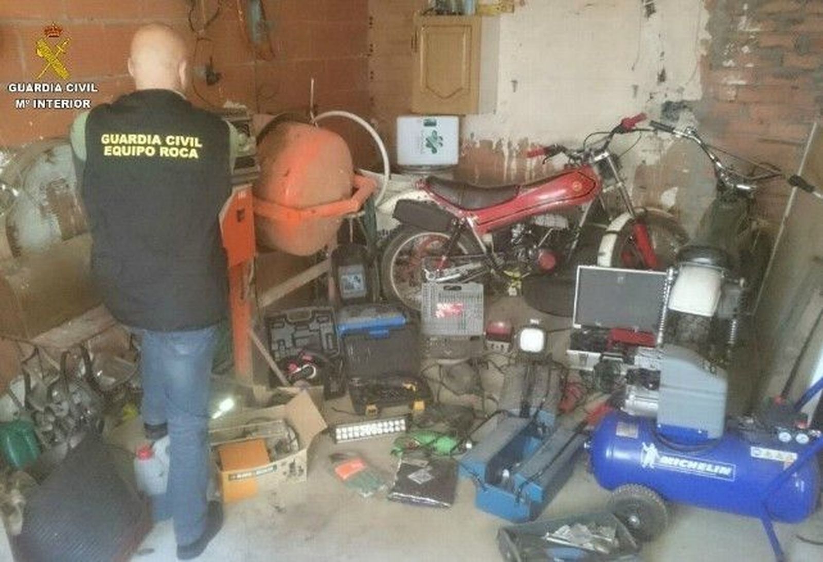 Tres detenidos y tres investigados acusados de robar en 15 naves y viviendas de León